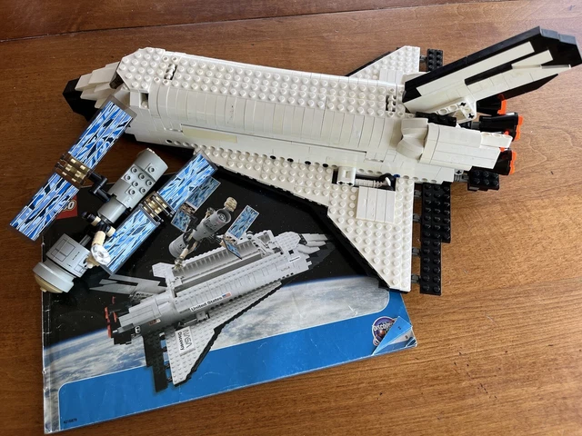 LEGO 7470 Discovery Space Shuttle w/ Instructions LEGO 7470 Discovery Space Shuttle w/ Instructions