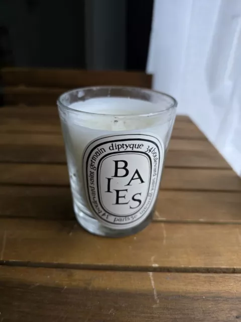 DIPTYQUE Baies_SCENTED CANDLE - 190 G  Slightly  Used