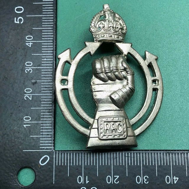 ORIGINAL WW2 BRITISH Army Cap Badge - Royal Armoured Corps - Kings ...