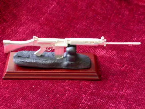 L1A1 SLR Rifle Presentation/ Deskpiece 2