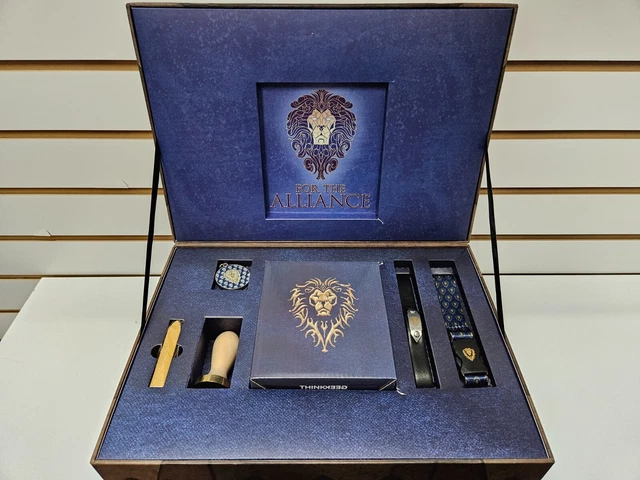 Thinkgeek - World of Warcraft Strongbox Alliance