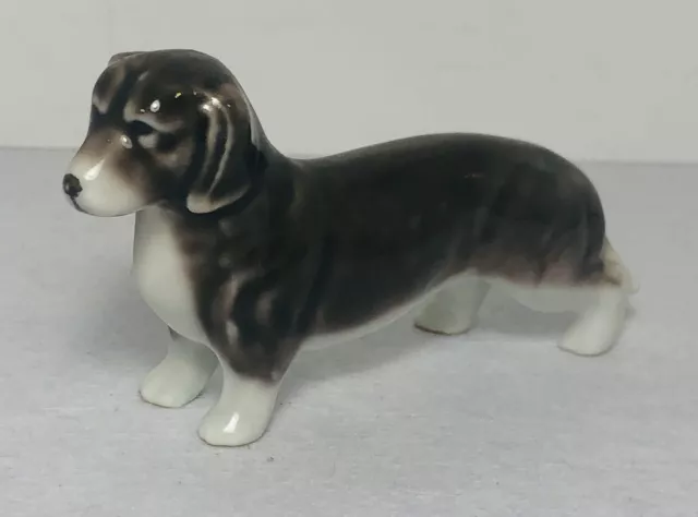 Miniature Porcelain Brown Dachshund Dog Figurine  Made in Occupied Japan(b13)