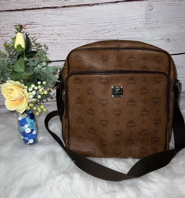 MCM Visetos Choco Messenger Large