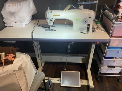 Singer 191D-30 Single Needle Industrial Sewing Machine W/ Table & Servo Motor