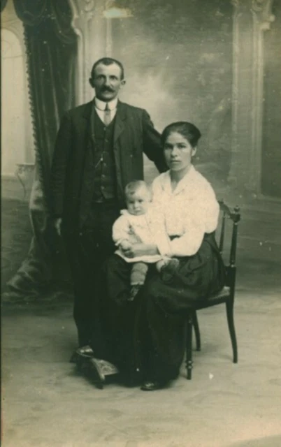 Antique Studio Family Portrait Photo Card
