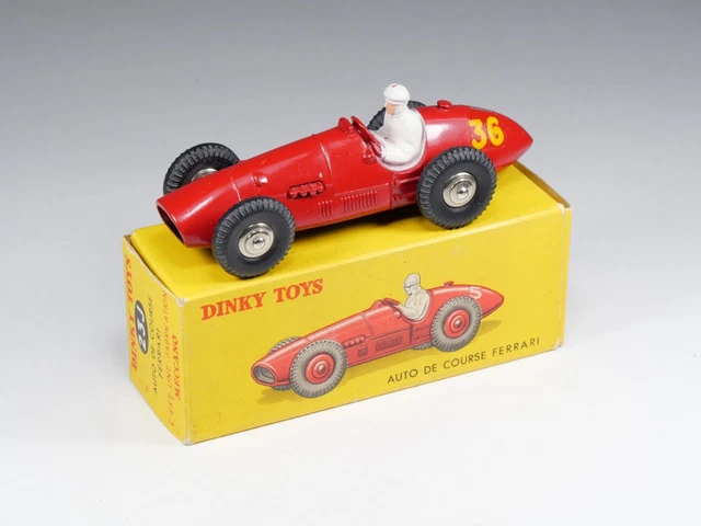 Dinky Toys France Ferrari 500F2 calandre quadrillée