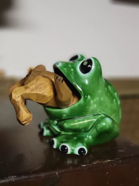 https://www.picclickimg.com/y9EAAOSwDmFk3kTN/Vintage-Wide-Open-Mouth-Ceramic-Frog-Scrubby-Sponge.webp