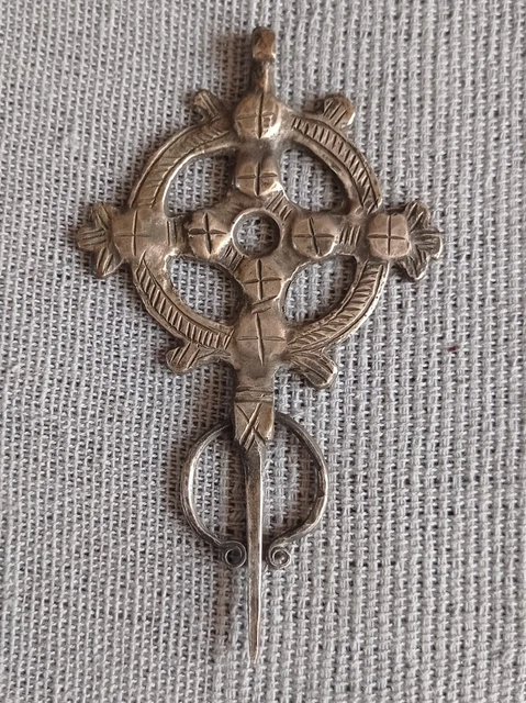 Fibule Berbère Ancienne - Broche Ethnique En Métal Argenté - Bijou Vintage Et Authentique