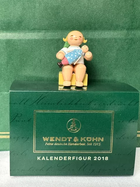 Wendt und Kühn Kalenderfigur, Engel mit Puppe, 2018