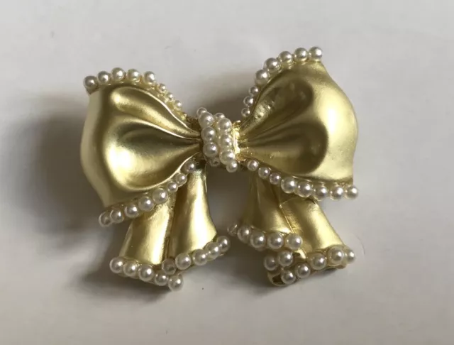 Beautiful Victorian Style Gold Plated Pearl Bow Brooch 3