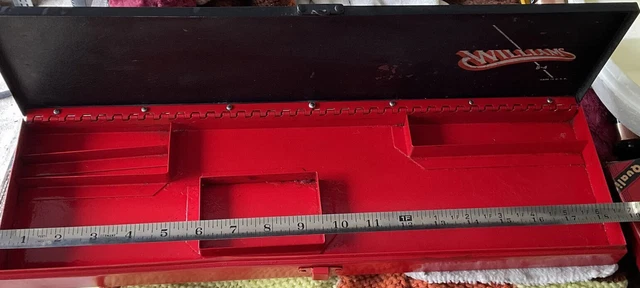 Vintage Williams Mechanics Tool Box that measures 18.75x5.25x1.75 Vintage Williams Mechanics Tool Box that measures 18.75x5.25x1.75