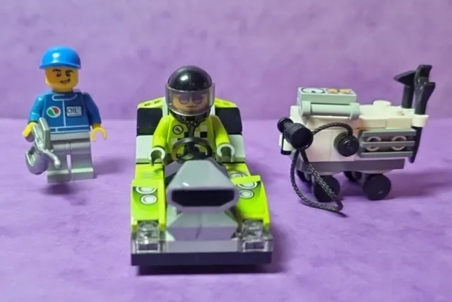 Lego City Go Kart Racer & minifigure  driver Polybag  New sealed 30589