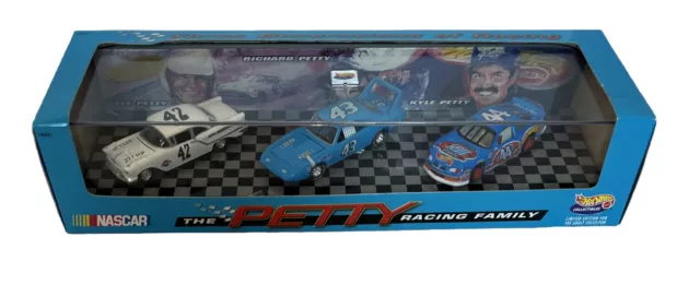 Hot Wheels Collectibles NASCAR -The Petty Racing family 3car set FAO Schwarz New