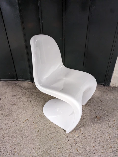 31 - CHAISE DESIGN à restaurer