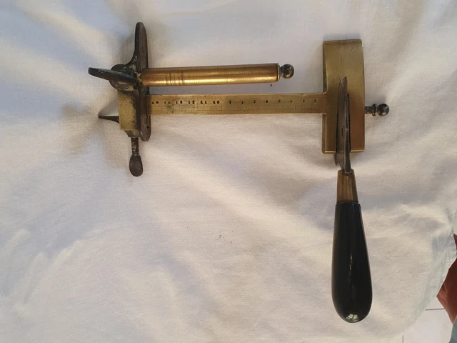 Etau à main pour compléter trousse armurier suisse - Outillage (13874125