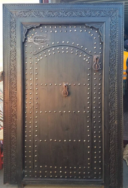 Large palace bedroom door hand carved trim indoor outdoor moroccan wood gate
