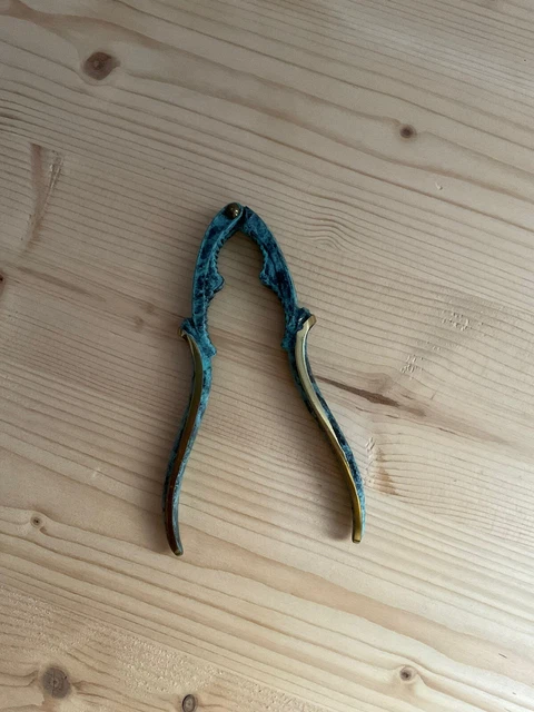ANCIEN CASSE NOISETTE noix Réversible art Populaire outils De cuisine