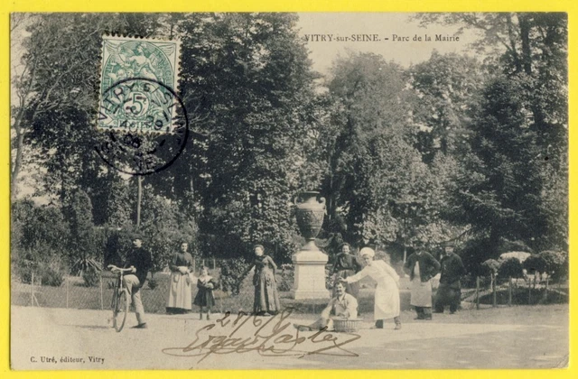 cpa France 94 - VITRY sur SEINE in 1906 PARC de la MAIRIE Anime Cuistot Bike