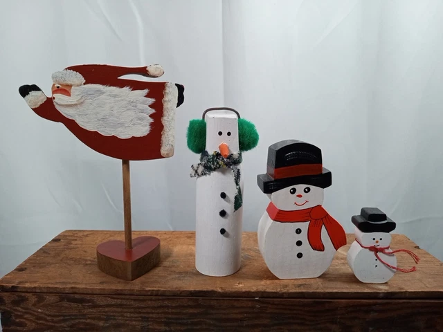 Lote de 4 decoraciones navideñas de madera artesanales pequeñas