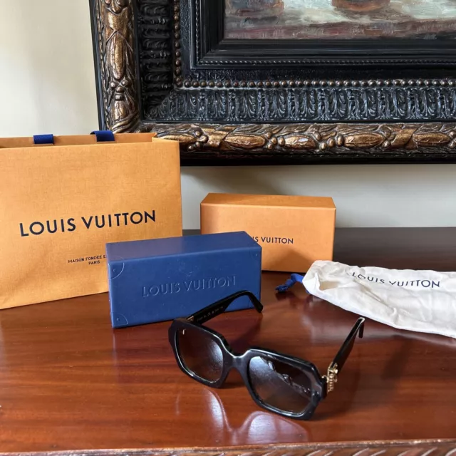 LOUIS VUITTON Damier Azur Etui A Lunettes MM Glasses Case N60025 LV Auth  gt1479 ref.430984 - Joli Closet