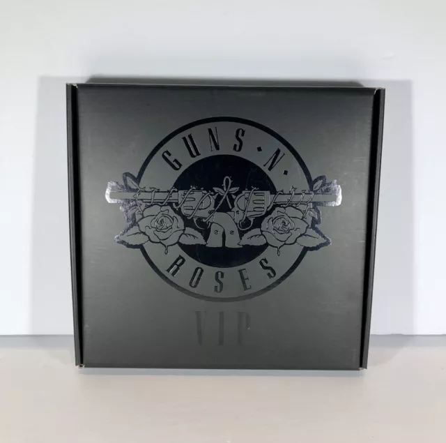 GUNS N' ROSES 2016 NOT IN THIS LIFETIME TOUR VIP HARDCOVER BOOK  W/ VIP Pass