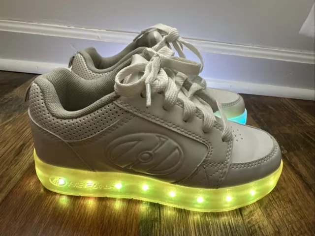 Heelys Light-Up Roller Shoes Youth kids sz 2 White Model Premium 1 Lo / HE100261