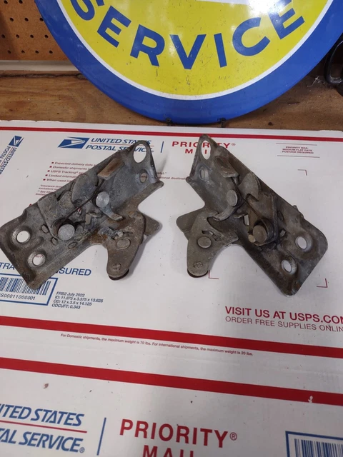 1955 1956 1957 1958 1959 Chevy Truck Door Latches Nice Pair Oem Gmc Rh Lh 55 56