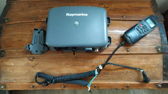 radio VHF Raymarine Ray240E