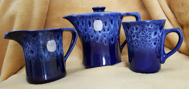 Kernewek Pottery Ltd Goonhavern Cornwall blue & black Tea/Coffee pot, jug & mug