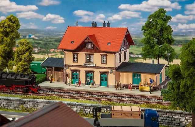 Faller 110113 Gare De Bonn à L’échelle H0 (1/87) – Maquette Vintage Aspect Usé, Non Peinte, Pour Passionnés De Trains