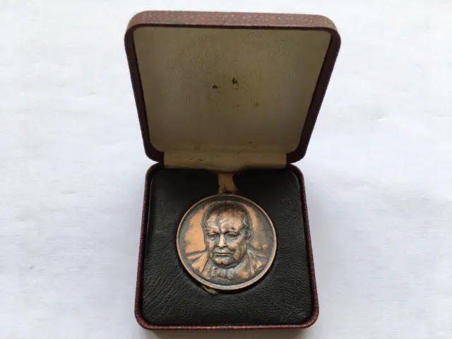 1874-1954 BOXED MEDAL TO COMMEMORATE THE 80th BIRTHDAY OF SIR WINSTON CHURCHILL