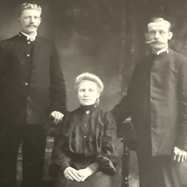 Cabinet Card Photo of Three Adult Siblings Circa 1890's