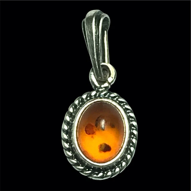 Pendentif Ancien En Ambre Doré - Monture Argent 925 - Décor Feuillage Vintage