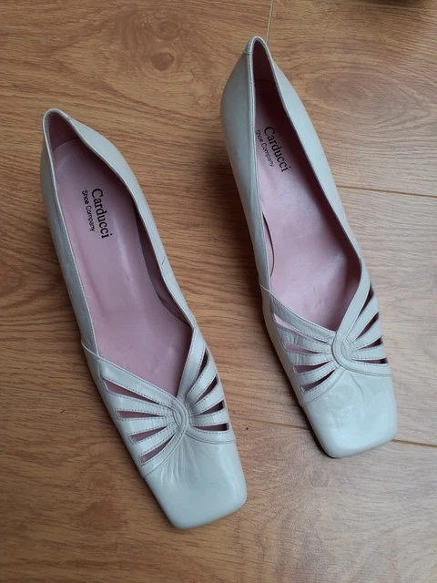 Ladies cream shoes size 5 on sale