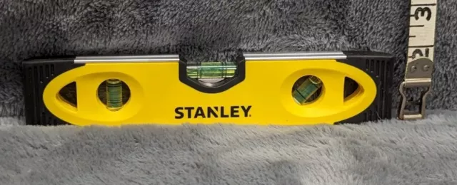Stanley 43-511 Magnetic 9x2" Torpedo Level LNC