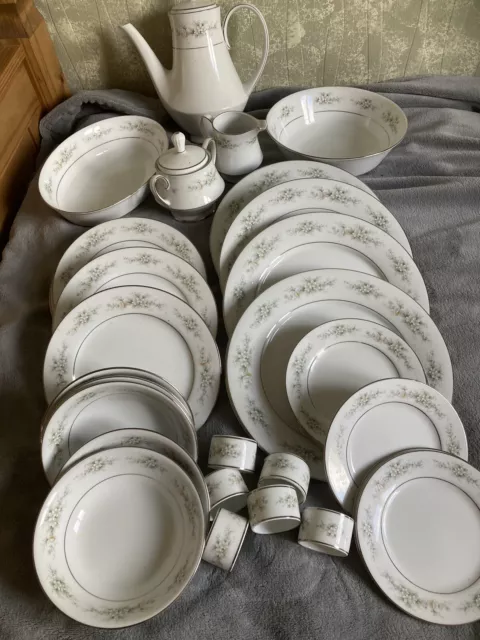 dinner set for 6 Noritake Melissa Antique Plus Extras