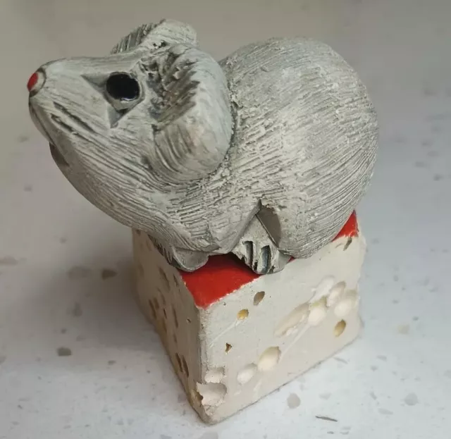 Vintage Artesania Rinconada Classic Mouse on Cheese Figurine -Retired -Uruguay