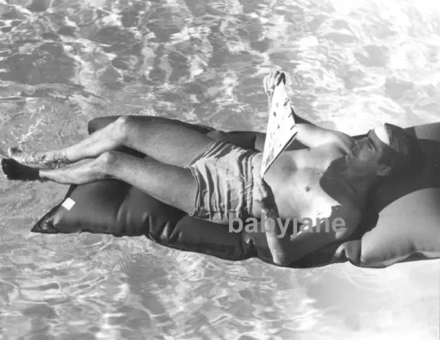015 Tyrone Power Barechested In Bathing Suit Reading Newspaper In Pool Photo