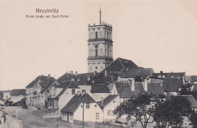 AK Neustrelitz Bruch-Straße mit Stadt-Kirche Mecklenburg um 1920