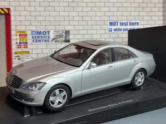 DNA Collectibles 1:18 Saab 9000 Aero CS skarabäusgrün DNA000138