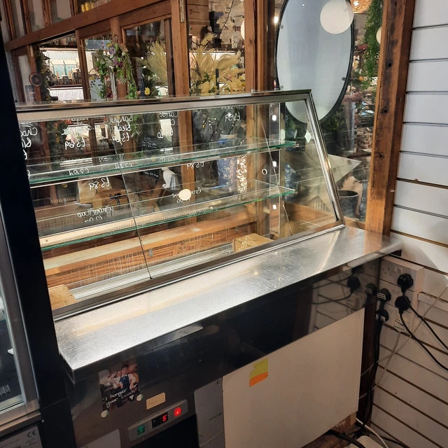 Patisserie Display Unit/ Chiller Patisserie Display Unit/ Chiller