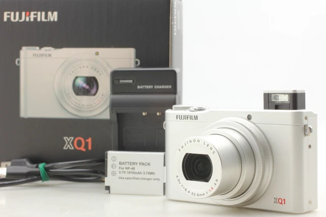 FUJIFILM XQ1 シルバー FUJI FILM XQ1 SILVER MINT] FUJIFILM