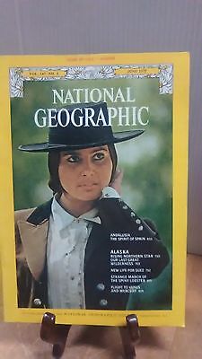 National Geographic Magazine Nat Geo June 1975 without map(NG28)