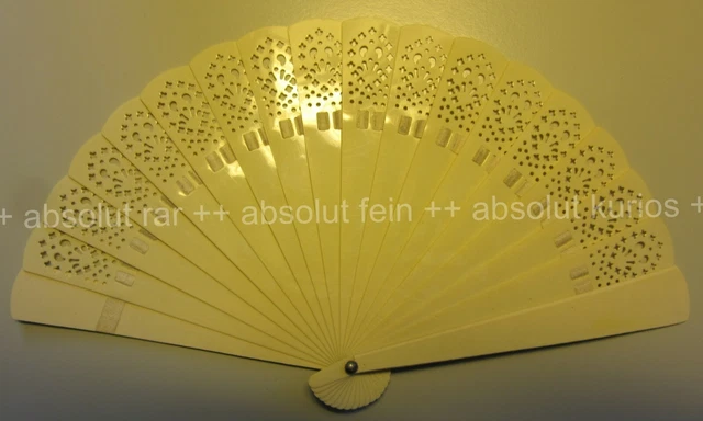 Hübscher alter Fächer mit Durchbruch ( Celluloid )