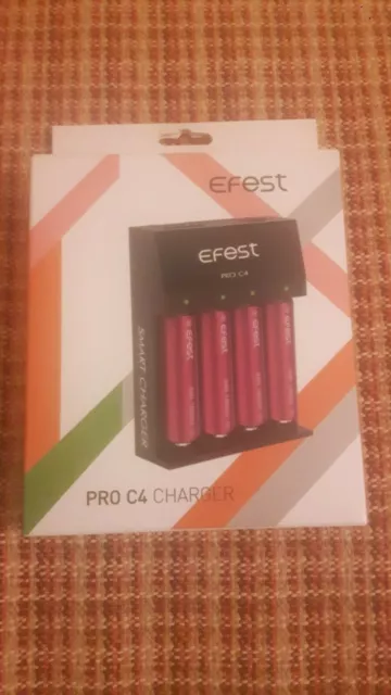 Efest PRO C4 LCD Universale 4 Slot Carica Batterie 3.6V 3.7V Litio ion Nuovo