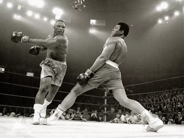 MUHAMMAD ALI vs Joe Frazier Classic Boxing Fight Poster Photo Print 11" x 17"