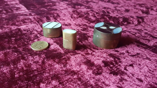 3 kleine alte Design Messing Dose Perlmutt Intarsien,Pillen,Milchzahn,Babylocke