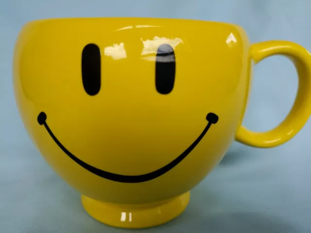 Teleflora Smiley Face Mug Cup Planter Oversize Large 20oz Bright Yellow Emoji