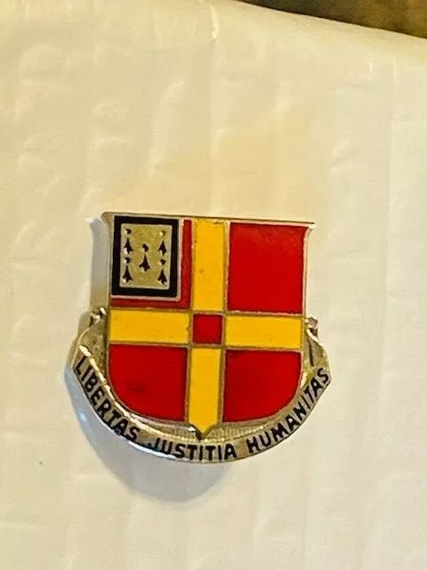 US Military 81st Field Artillery Regiment Insignia Pin - Libertyas Justititia