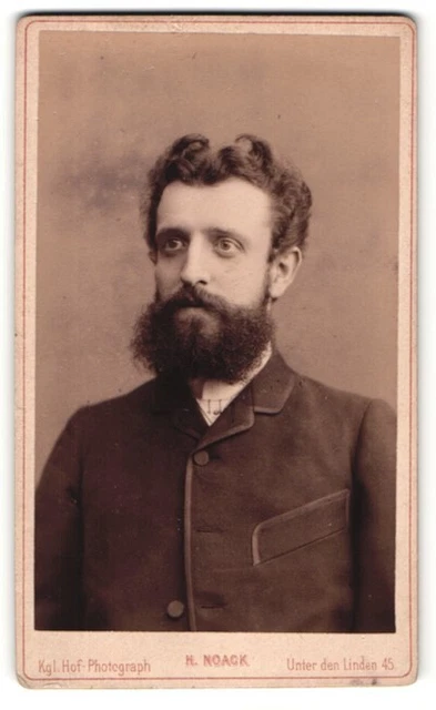 Fotografie H. Noack, Berlin, Portrait modisch gekleideter Herr mit Vollbart